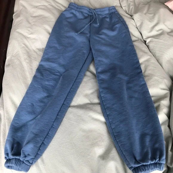 REFORMATION Rio Sweatshirt & Sweatpants Set - Picture 7 of 10